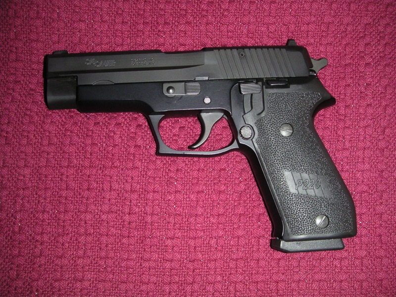 Pic of Sig P220