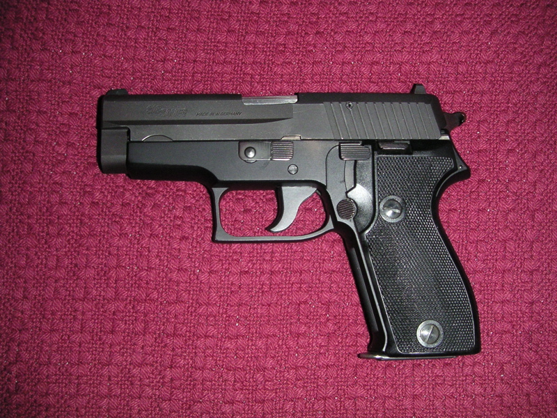 Pic of Sig P225