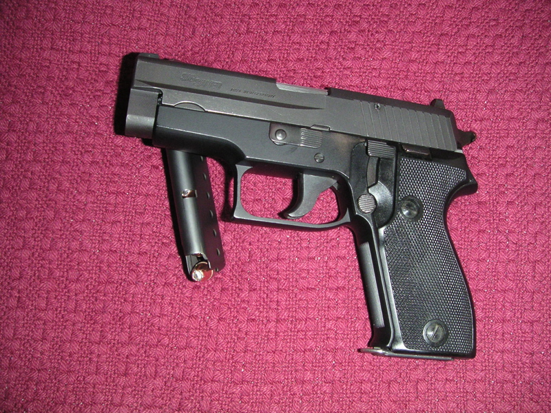 Pic of Sig P225